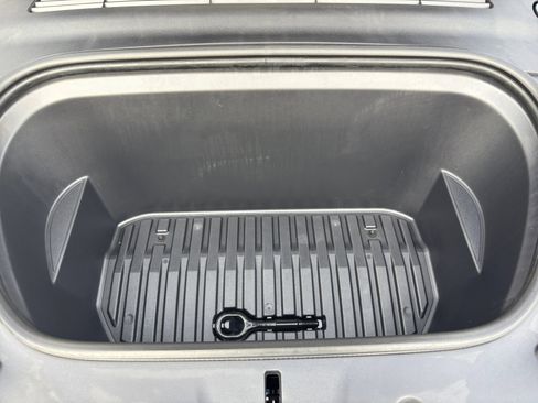 Used 2023 Tesla Model Y Long Range image 21