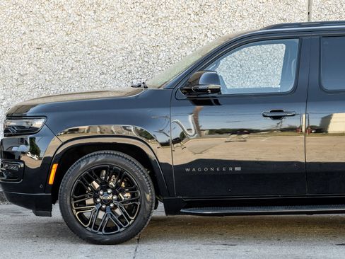 Used 2024 Jeep Wagoneer Series II w/ Convenience Group I image 15