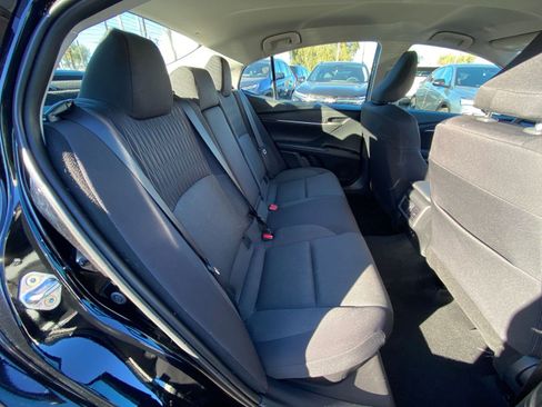 Used 2025 Toyota Camry LE image 39