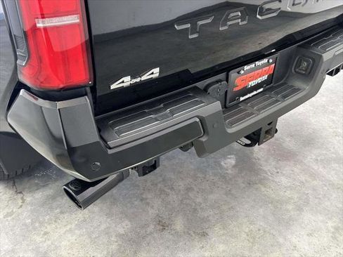 Certified 2024 Toyota Tacoma SR5 AWD/4WD image 11