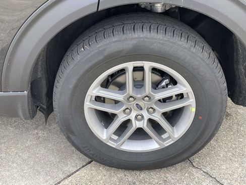 New 2026 Ford Explorer Active RWD image 9
