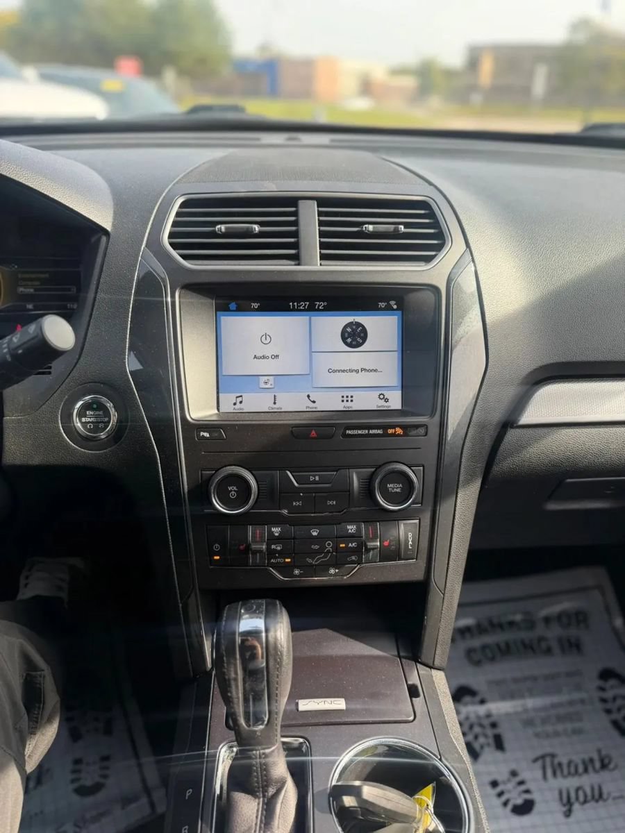 Used 2018 Ford Explorer XLT w/ Equipment Group 202A AWD/4WD image 14