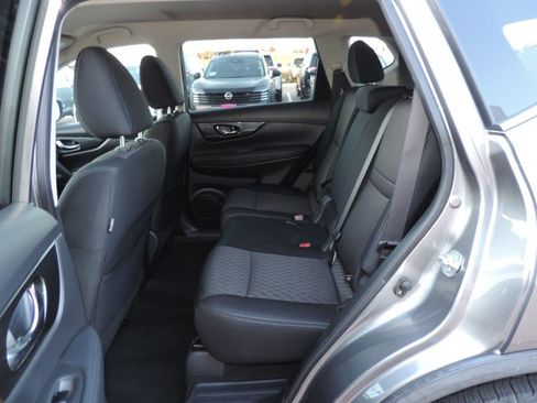 Used 2018 Nissan Rogue SV image 20