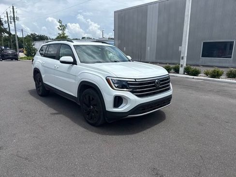 Used 2024 Volkswagen Atlas SE w/ Panoramic Sunroof Package FWD image 1