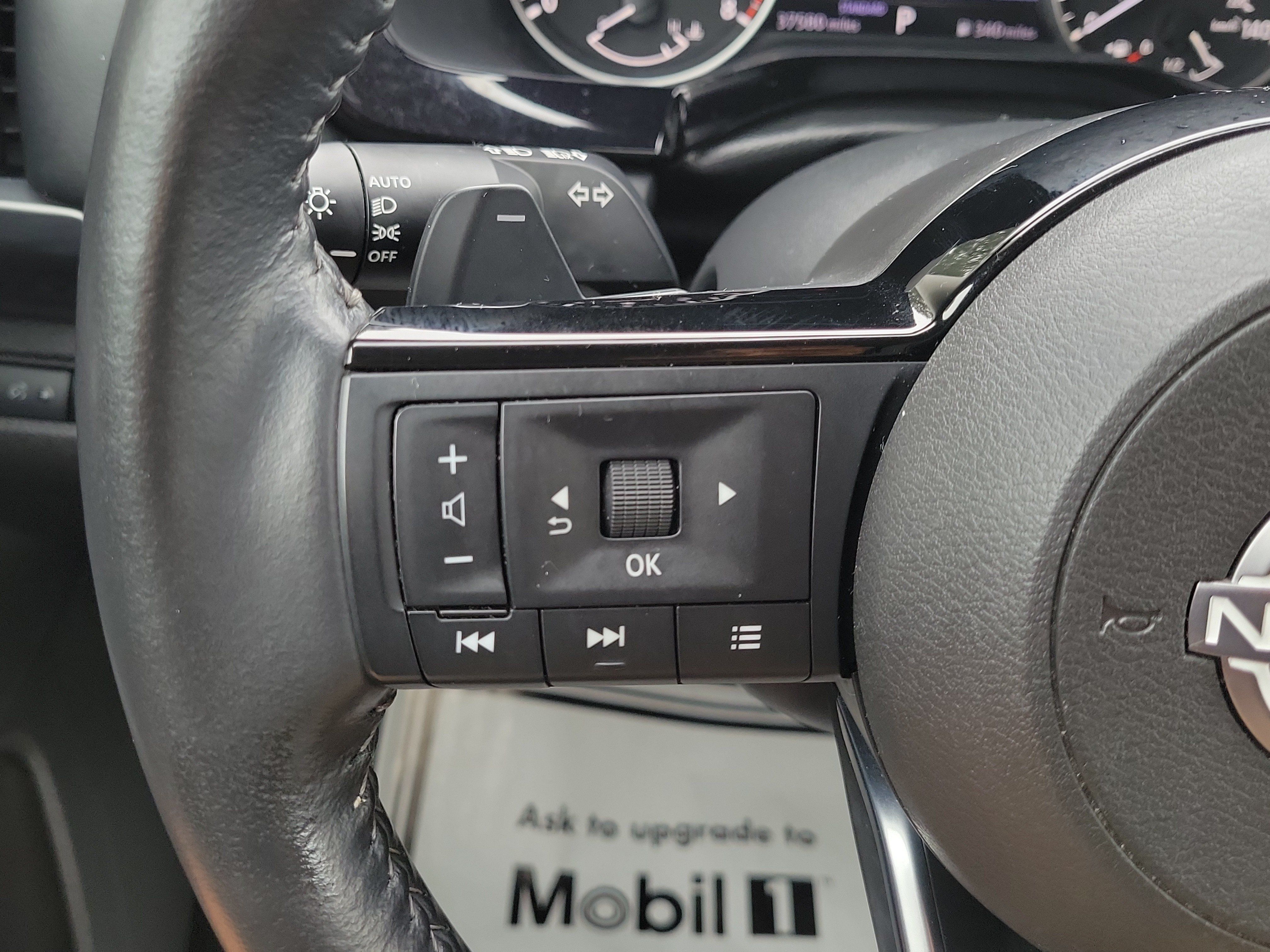 Certified 2025 Nissan Pathfinder SL FWD image 25