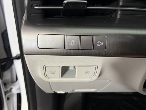 Used 2024 Hyundai Kona Limited AWD/4WD image 31