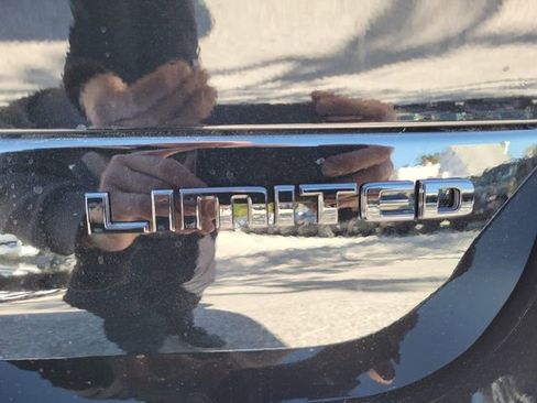 New 2025 Jeep Grand Cherokee L Limited w/ Black Appearance Package image 15