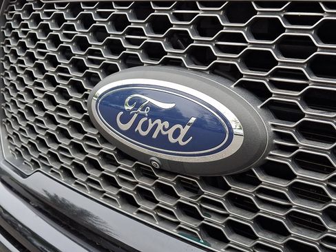 Used 2020 Ford F150 Lariat w/ Equipment Group 502A Luxury image 8