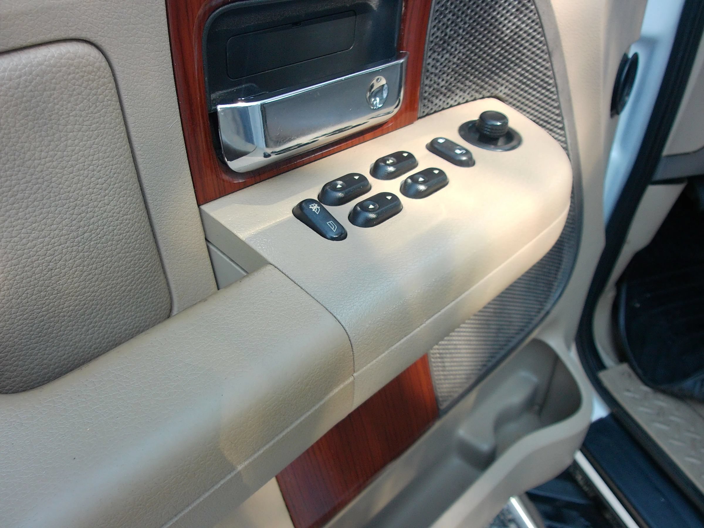 Used 2007 Ford F150 Lariat RWD image 11