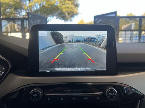 Used 2022 Ford Escape SE w/ SE Sport Appearance Package image 22