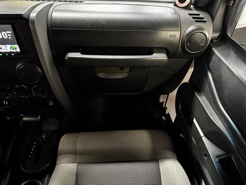 Used 2010 Jeep Wrangler Unlimited Sport AWD/4WD image 13