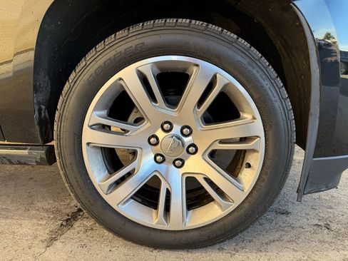 Used 2017 Cadillac Escalade ESV Premium Luxury image 10