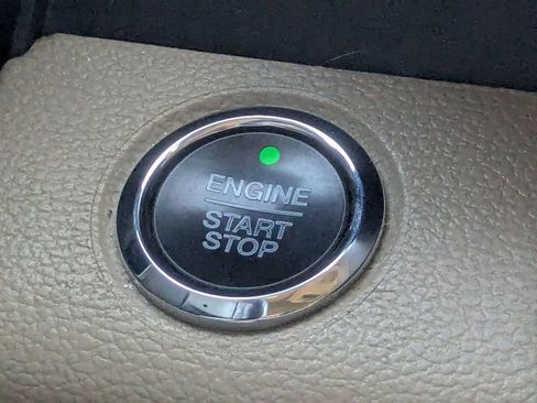 Used 2019 Ford F250 Lariat w/ Lariat Ultimate Package AWD/4WD image 21