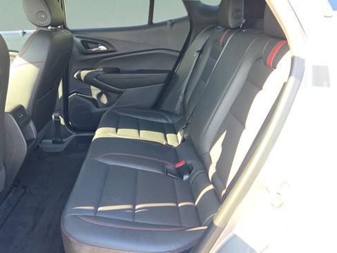 Used 2025 Chevrolet Trax RS FWD image 10