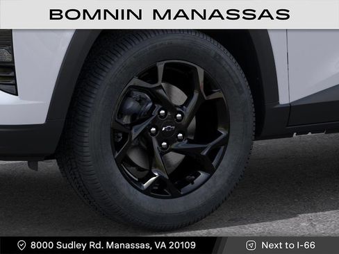 New 2026 Chevrolet Trax LT w/ Midnight Edition FWD image 9
