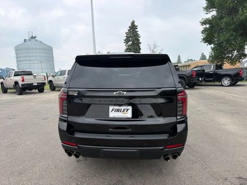 Used 2025 Chevrolet Suburban Z71 AWD/4WD image 6