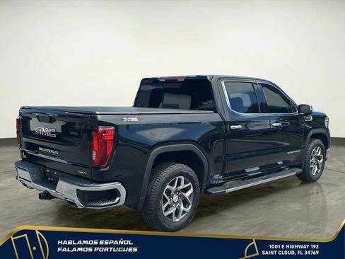 Used 2022 GMC Sierra 1500 SLT w/ SLT Premium Plus Package AWD/4WD image 6