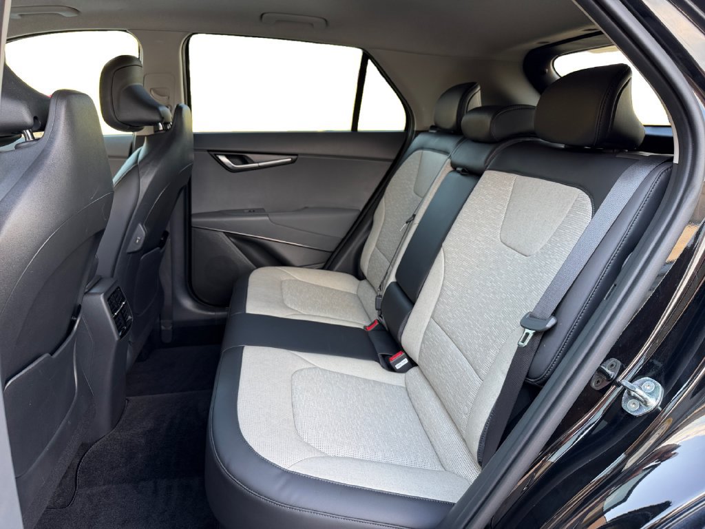 Used 2023 Kia Niro FWD image 19