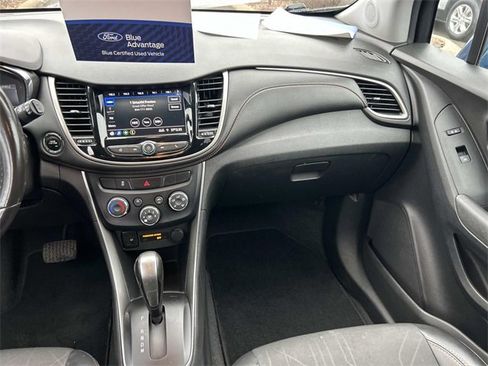 Used 2020 Chevrolet Trax LT w/ Driver Confidence Package image 15