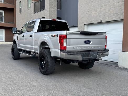 Used 2017 Ford F250 XLT AWD/4WD image 3