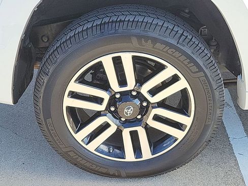 Used 2016 Toyota 4Runner Limited image 33