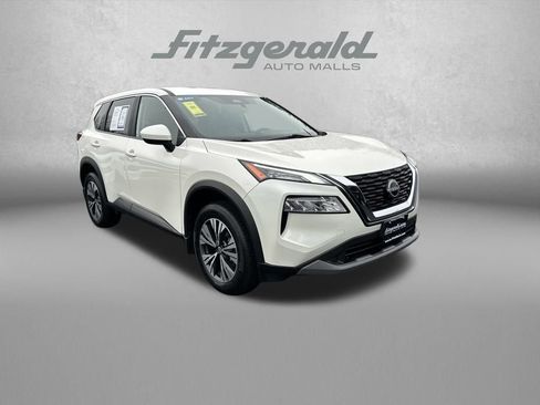 Used 2023 Nissan Rogue SV image 1