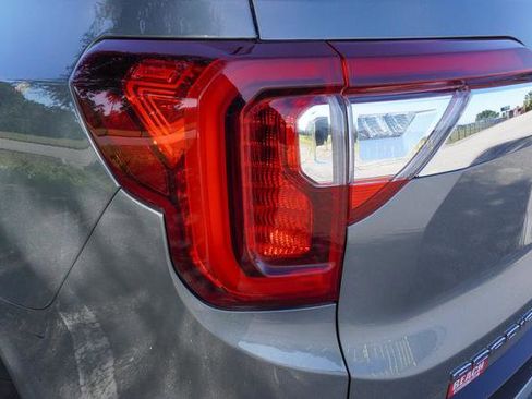 Used 2023 GMC Acadia SLE image 43