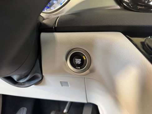Used 2023 Chrysler Pacifica Touring-L FWD image 29
