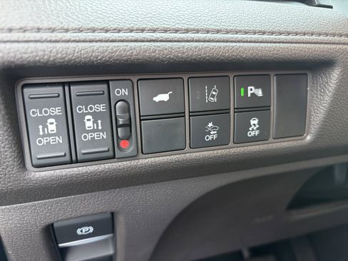Used 2018 Honda Odyssey Touring image 27