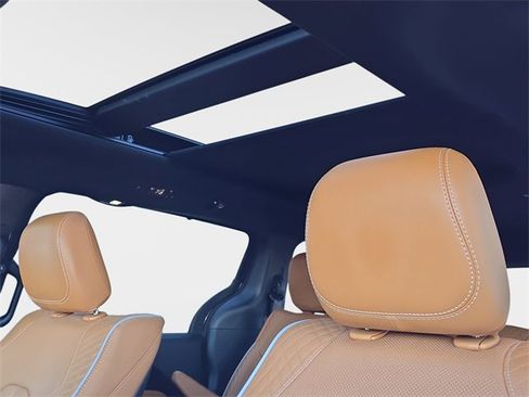 Used 2021 Chrysler Pacifica Pinnacle image 34