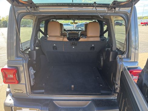 Used 2021 Jeep Wrangler Unlimited Rubicon w/ Dual Top Group image 26