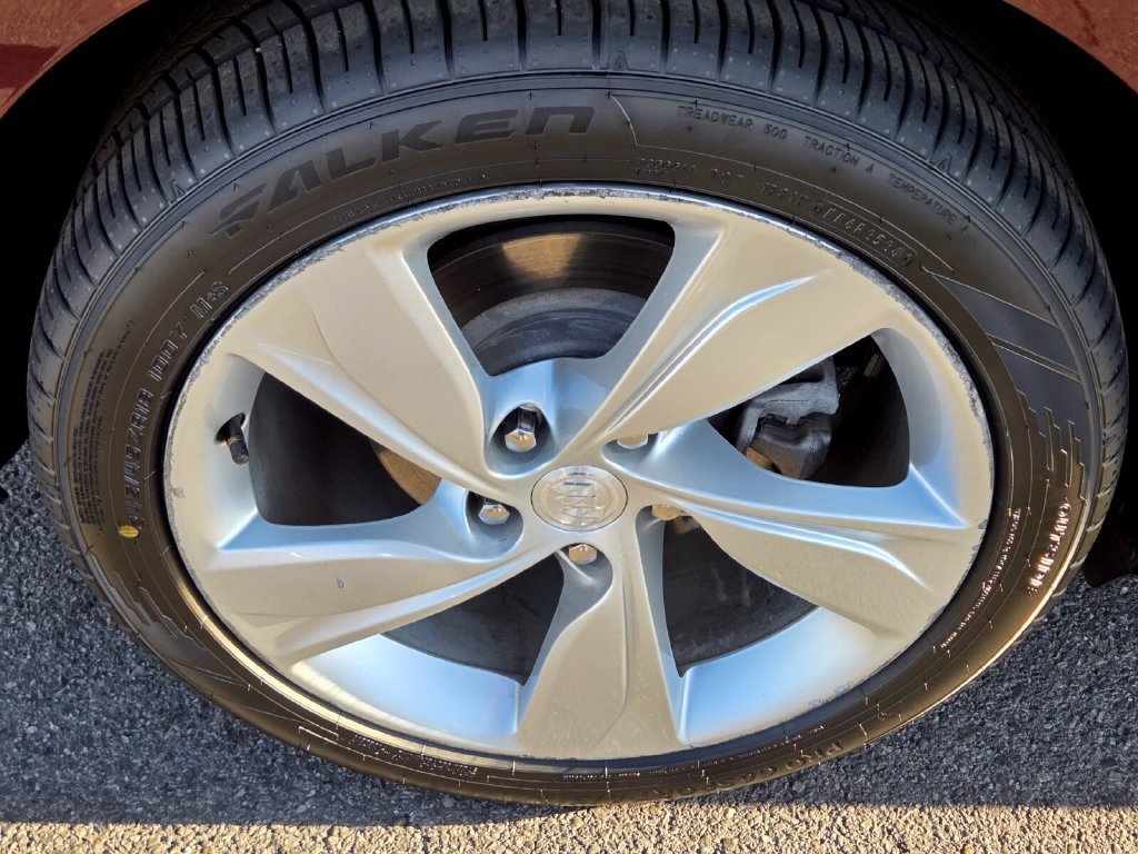 Used 2018 Buick Regal Preferred w/ Sights and Sounds Package FWD image 10