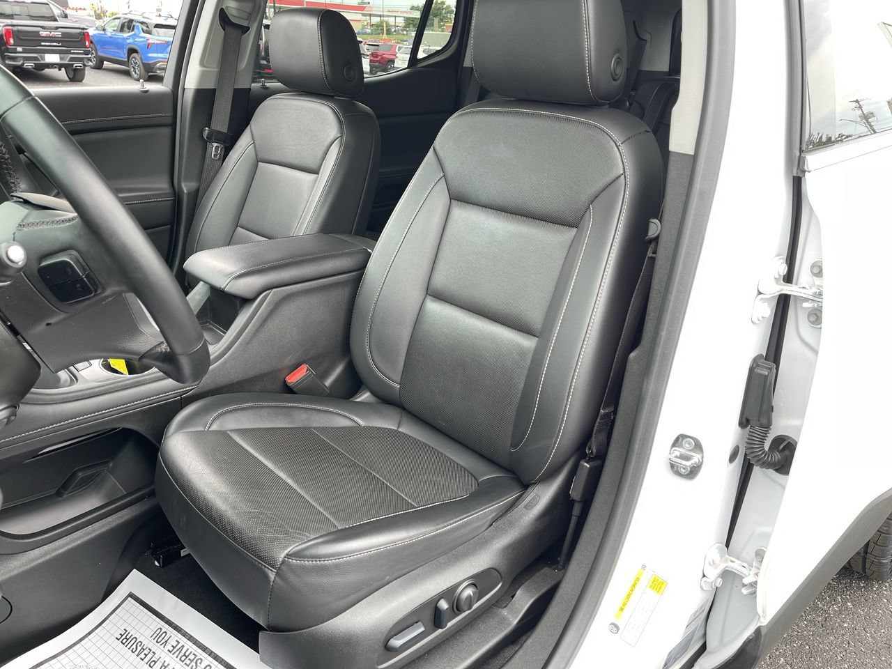 Certified 2023 GMC Acadia SLT w/ Technology Package FWD image 19