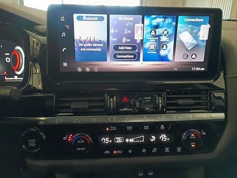 New 2026 Nissan Pathfinder SL image 17