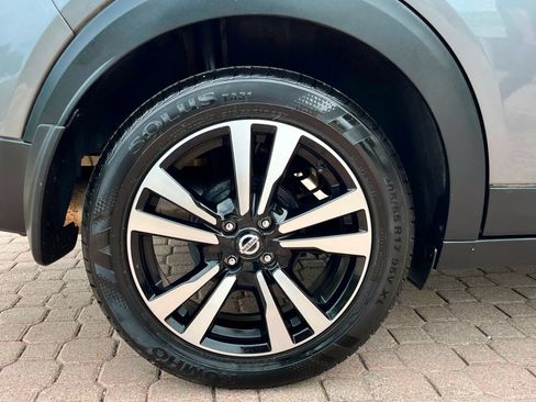 Used 2019 Nissan Kicks SR w/ SR Premium Package FWD image 45