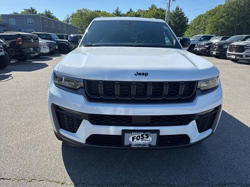 Used 2026 Jeep Grand Cherokee Limited w/ Limited Altitude Package AWD/4WD image 8