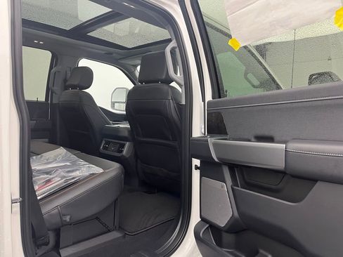 New 2026 Ford F350 Lariat w/ Black Appearance Package image 31