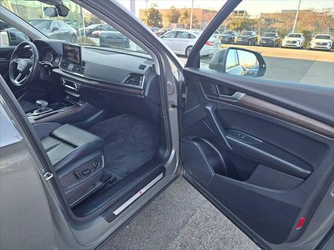 Used 2025 Audi Q5 2.0T Premium image 12