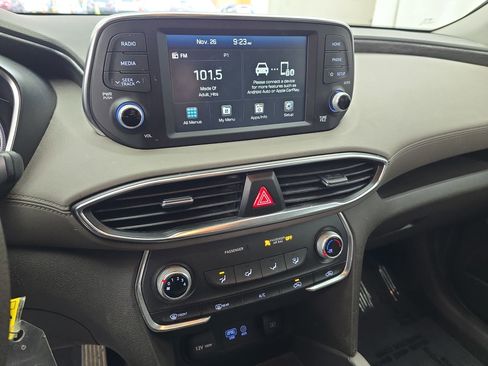 Used 2020 Hyundai Santa Fe SE image 19
