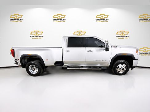 Used 2022 GMC Sierra 3500 Denali AWD/4WD image 9