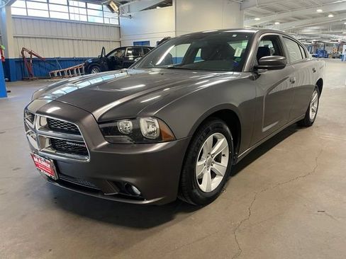 Used 2014 Dodge Charger SXT RWD image 7