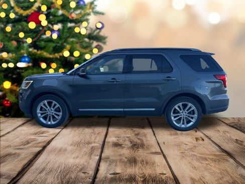 Used 2019 Ford Explorer XLT w/ Equipment Group 202A image 4