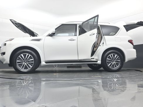 Used 2024 Nissan Armada SL w/ Captain's Chairs Package RWD image 41
