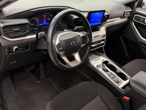 Certified 2023 Ford Explorer XLT AWD/4WD image 3