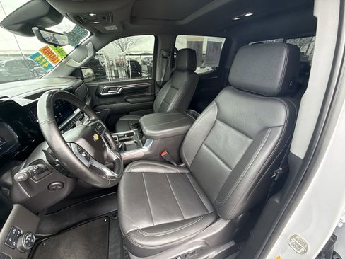 Used 2024 Chevrolet Silverado 1500 LTZ w/ LTZ Premium Package image 19