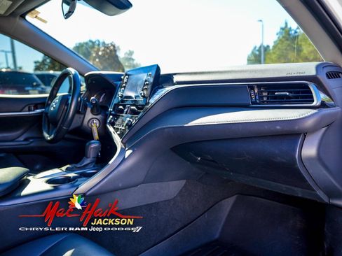 Used 2023 Toyota Camry SE image 15