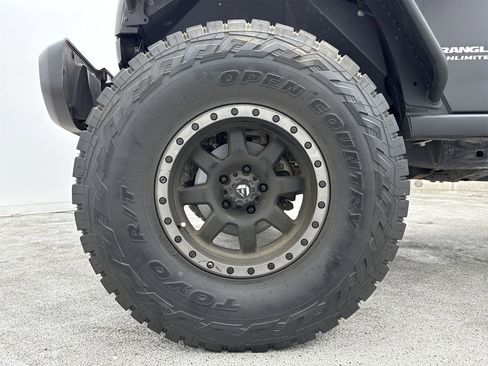 Used 2016 Jeep Wrangler Unlimited Sport w/ Connectivity Group image 39