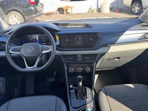 Used 2023 Volkswagen Taos SE image 12