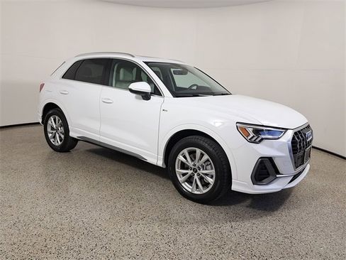 Used 2024 Audi Q3 2.0T Premium Plus image 3