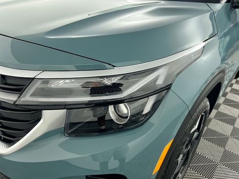 Certified 2025 Kia Seltos S AWD/4WD image 11
